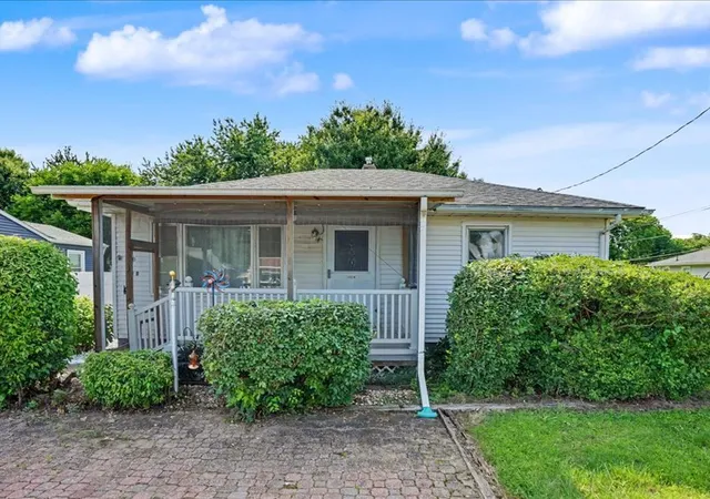Homes for sale in Milan, IL | 810 12th St W, Milan, IL 61264 | MLS# 12689676