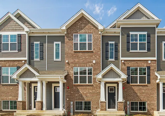 Homes for sale in Tinley Park, IL | 17387 Ulster Dr, Tinley Park, IL 60477 | MLS# 12689682