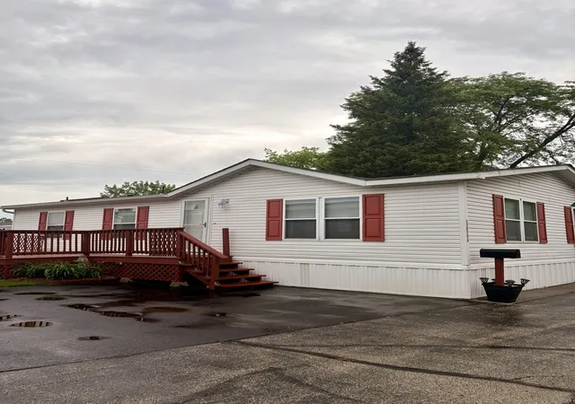 Homes for sale in Grayslake, IL | 32544 N Center Ln, Grayslake, IL 60030 | MLS# 12689689