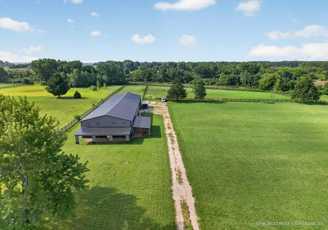 2nd image of 10617 Button Rd, Hebron, IL 60034 | MLS# 12689691