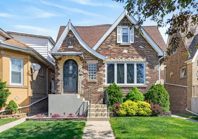 Homes for sale in Chicago, IL | 6010 W School St, Chicago, IL 60634 | MLS# 12689698