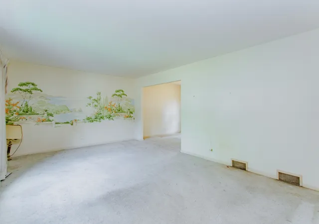 Photo 3 of Single family home for sale at 5 S Donald Ave, Arlington Heights, IL 60004 | MLS# 12689715 | Listing updated on 2026-09-24