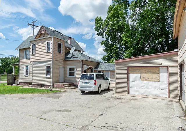 8th image of 710 Kishwaukee St, Rockford, IL 61104 | MLS# 12689746