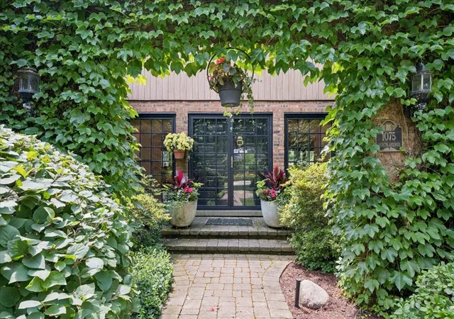 2nd image of 1075 North Ave, Deerfield, IL 60015 | MLS# 12689752