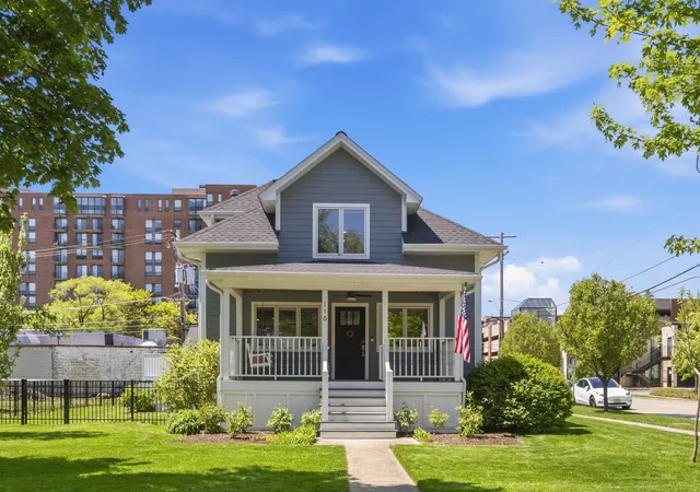 Homes for sale in Arlington Heights, IL | 116 N Pine Ave, Arlington Heights, IL 60004 | MLS# 12689762