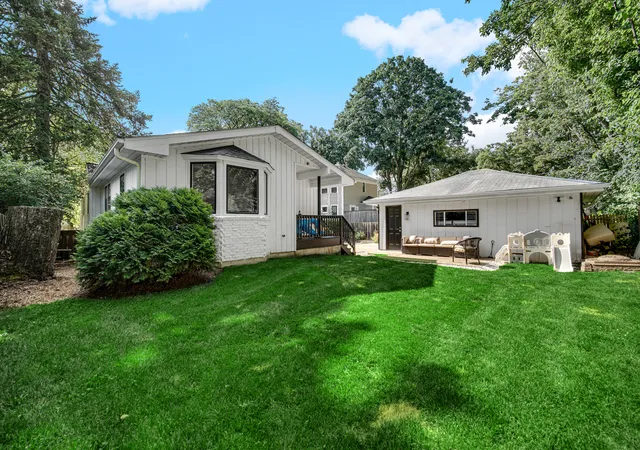 Photo 2 of Single family home for sale at 209 S Chase St, Wheaton, IL 60187 | MLS# 12689779 | Listing updated on 2026-07-23