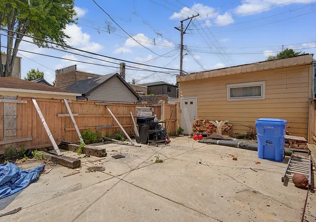 Photo 3 of House for sale at 3442 S Lowe Ave, Chicago, IL 60616 | MLS# 12689783 | Listing updated on 2026-09-21