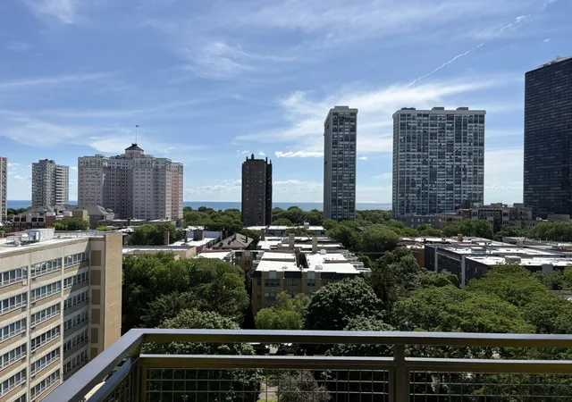 Homes for sale in Chicago, IL | 1122 W Catalpa Ave #902, Chicago, IL 60640 | MLS# 12689789