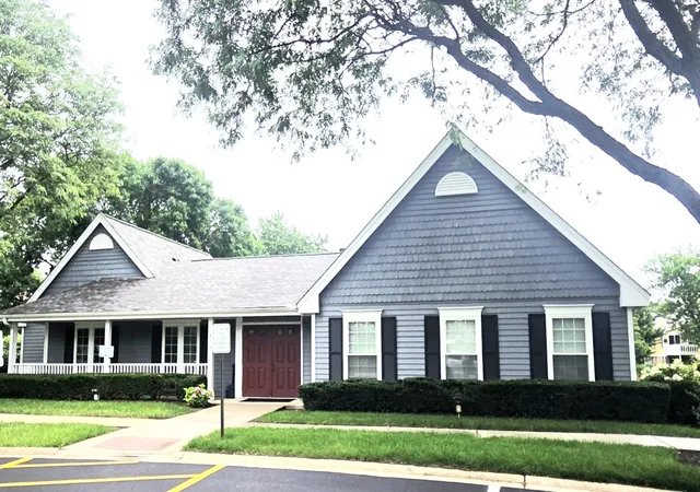 Homes for sale in Schaumburg, IL | 18 Waterbury Ln #L2, Schaumburg, IL 60193 | MLS# 12689801