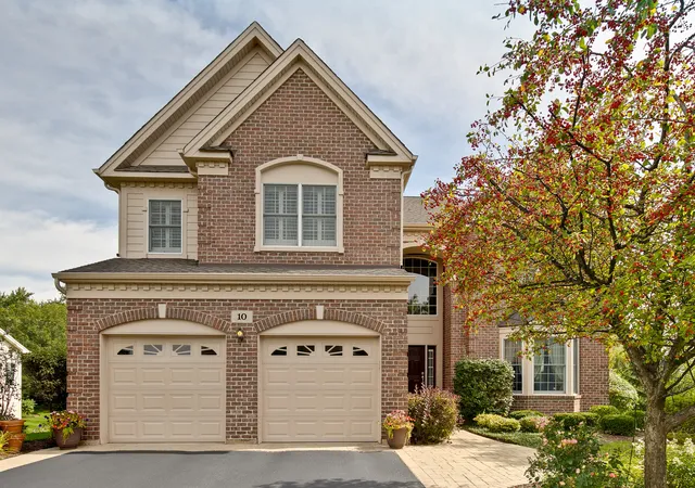 Photo 1 of Single family home for sale at 10 Eagle Ridge Dr, Hawthorn Woods, IL 60047 | MLS# 12689818 | Listing updated on 2026-10-27