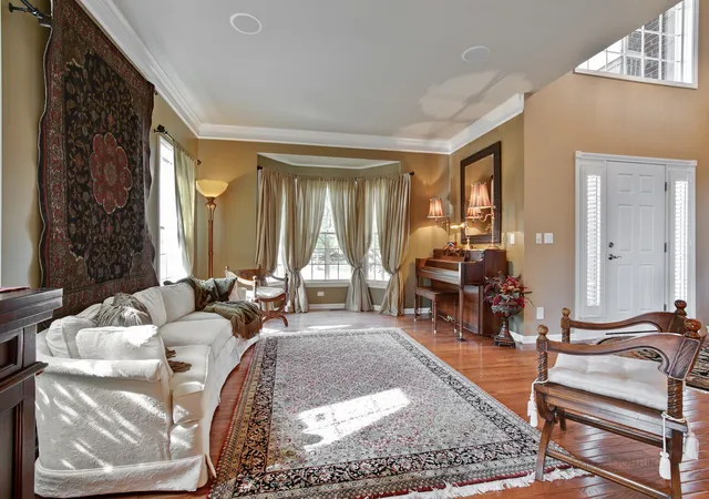 Photo 1 of Single family home for sale at 10 Eagle Ridge Dr, Hawthorn Woods, IL 60047 | MLS# 12689818 | Listing updated on 2026-10-27