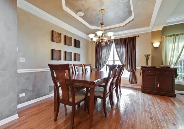 Photo 3 of Single family home for sale at 10 Eagle Ridge Dr, Hawthorn Woods, IL 60047 | MLS# 12689818 | Listing updated on 2026-10-27