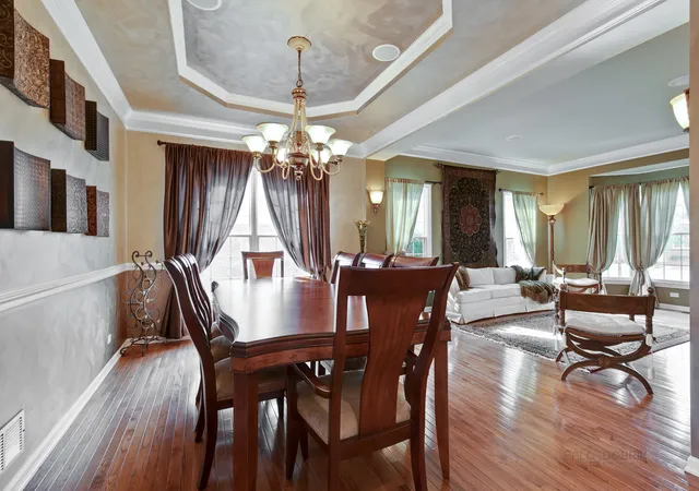 Photo 4 of Single family home for sale at 10 Eagle Ridge Dr, Hawthorn Woods, IL 60047 | MLS# 12689818 | Listing updated on 2026-10-27