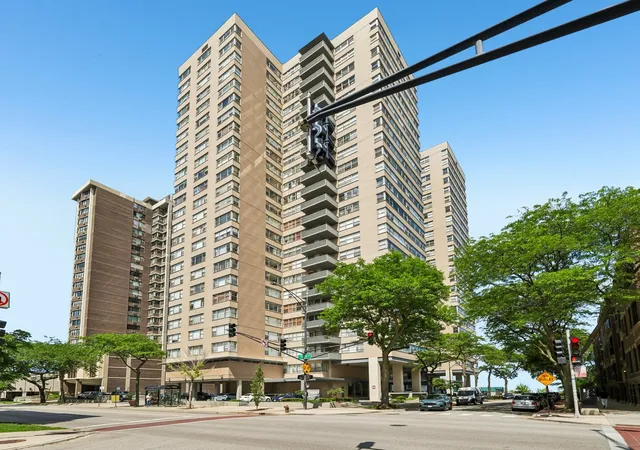 Homes for sale in Chicago, IL | 6301 N Sheridan Rd #24E, Chicago, IL 60660 | MLS# 12689824