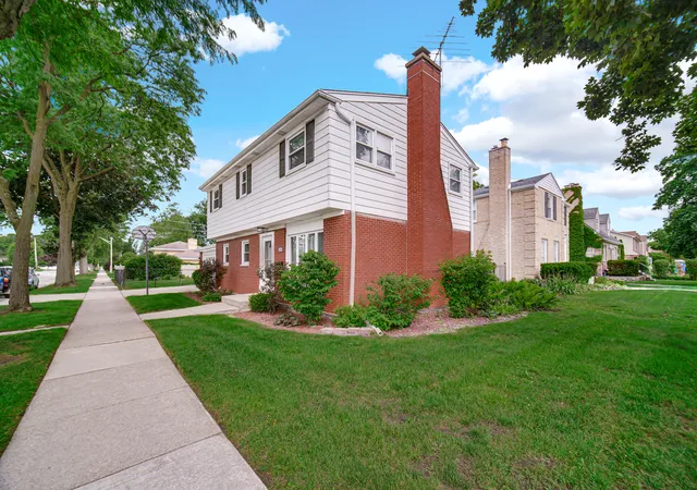 Homes for sale in Park Ridge, IL | 1800 W Sibley St, Park Ridge, IL 60068 | MLS# 12689852