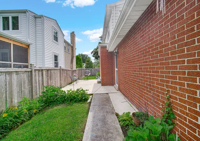 Homes for sale in Park Ridge, IL | 1800 W Sibley St, Park Ridge, IL 60068 | MLS# 12689852