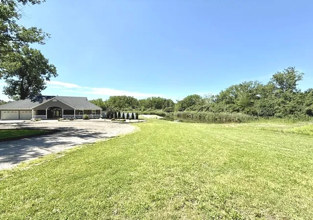 Photo 2 of Single family home for sale at 2 Wayman Cyn Rd, Oakwood, IL 61858 | MLS# 12689873 | Listing updated on 2026-09-12
