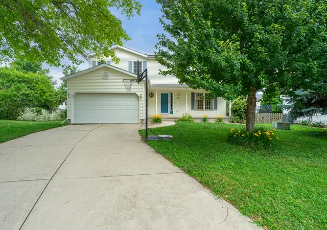 Homes for sale in Normal, IL | 1410 Boyne Ct, Normal, IL 61761 | MLS# 12689887