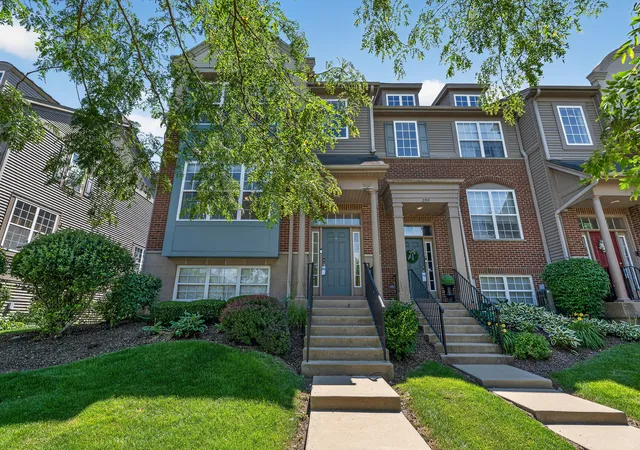 Homes for sale in Grayslake, IL | 205 Station Park Cir, Grayslake, IL 60030 | MLS# 12689890
