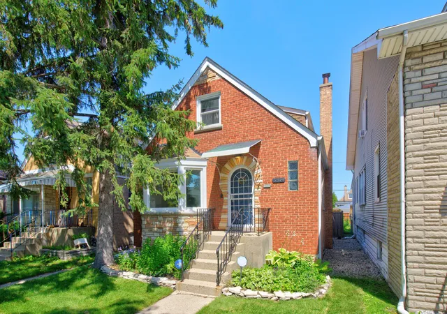Homes for sale in Chicago, IL | 5349 N Neenah Ave, Chicago, IL 60656 | MLS# 12689895