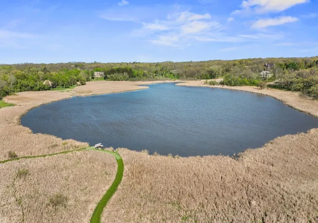 11th image of 241 Otis Rd, Barrington Hills, IL 60010 | MLS# 12689898