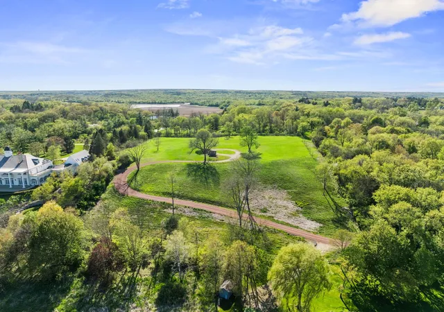 3rd image of 241 Otis Rd, Barrington Hills, IL 60010 | MLS# 12689898