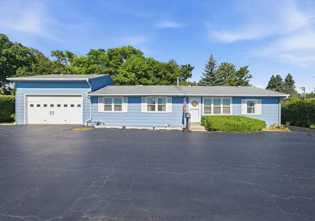 Homes for sale in Grayslake, IL | 34112 N Barron Blvd, Grayslake, IL 60030 | MLS# 12689922