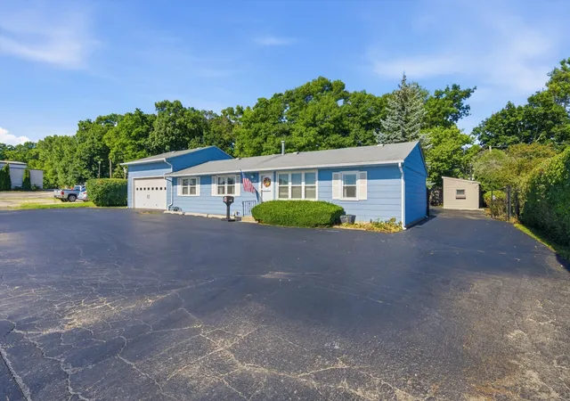 Homes for sale in Grayslake, IL | 34112 N Barron Blvd, Grayslake, IL 60030 | MLS# 12689922
