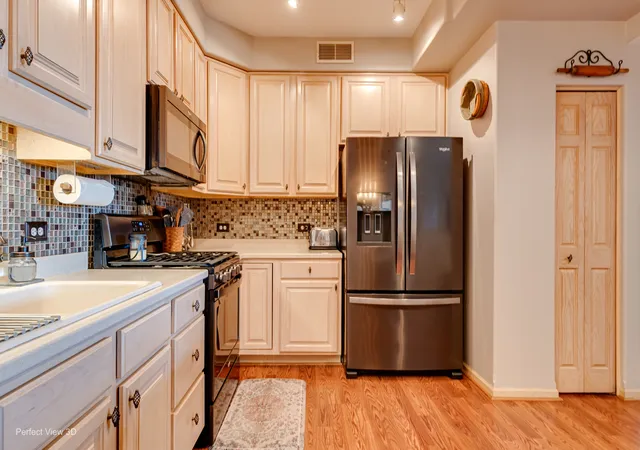 Homes for sale in Park Ridge, IL | 1761 Pavilion Wy #503, Park Ridge, IL 60068 | MLS# 12689934