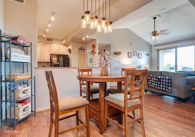 Homes for sale in Park Ridge, IL | 1761 Pavilion Wy #503, Park Ridge, IL 60068 | MLS# 12689934