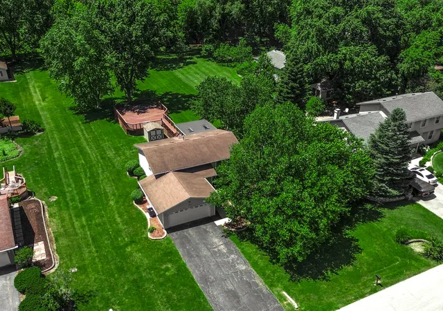 Photo 3 of Single family home for sale at 180 S Belmont Ave, Elgin, IL 60123 | MLS# 12689935 | Listing updated on 2026-07-27