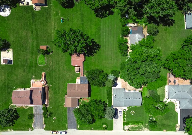 Photo 4 of Single family home for sale at 180 S Belmont Ave, Elgin, IL 60123 | MLS# 12689935 | Listing updated on 2026-07-27