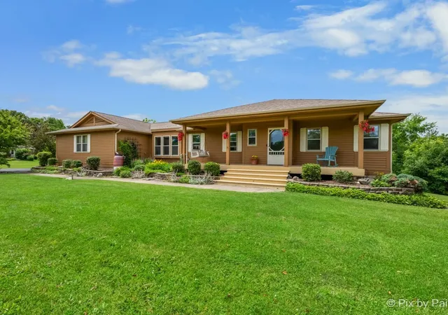 2nd image of 28 Tomahawk Trl, Oswego, IL 60543 | MLS# 12689960