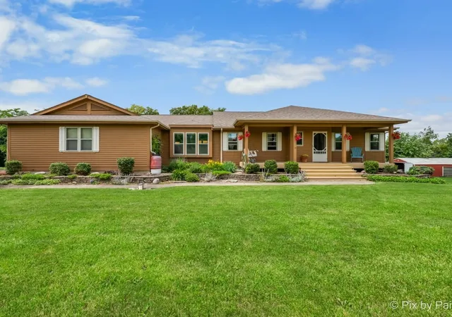 3rd image of 28 Tomahawk Trl, Oswego, IL 60543 | MLS# 12689960
