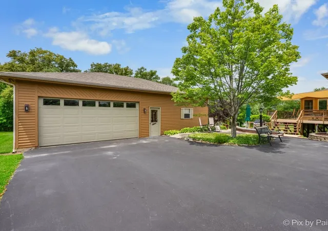 5th image of 28 Tomahawk Trl, Oswego, IL 60543 | MLS# 12689960