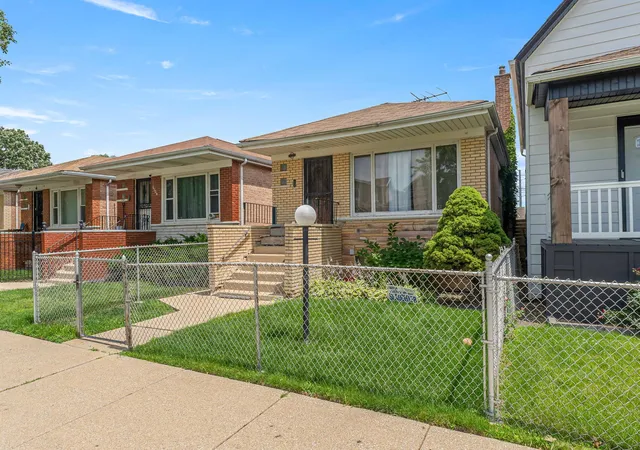 Homes for sale in Chicago, IL | 9043 S Carpenter St, Chicago, IL 60620 | MLS# 12689965