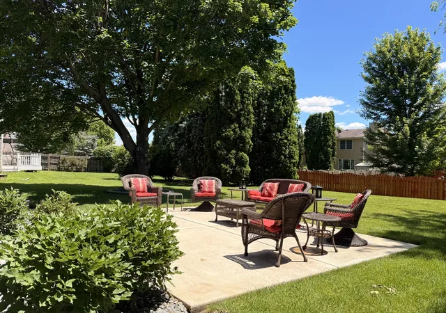 2nd image of 1102 Ravinia Court, Shorewood, IL 60404 | Houzeo