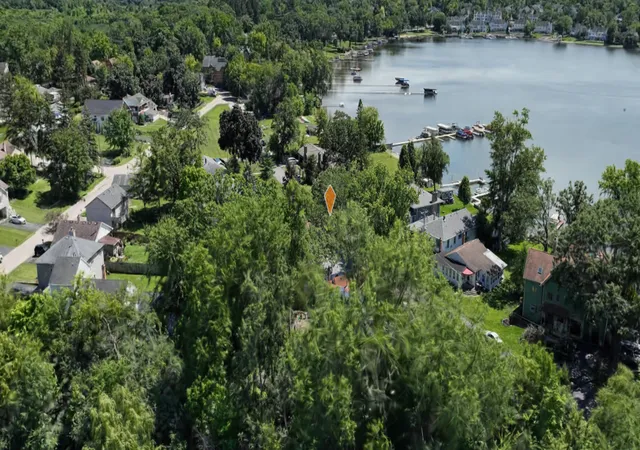 Homes for sale in Wauconda, IL | 812 Lake Shore Dr, Wauconda, IL 60084 | MLS# 12690000