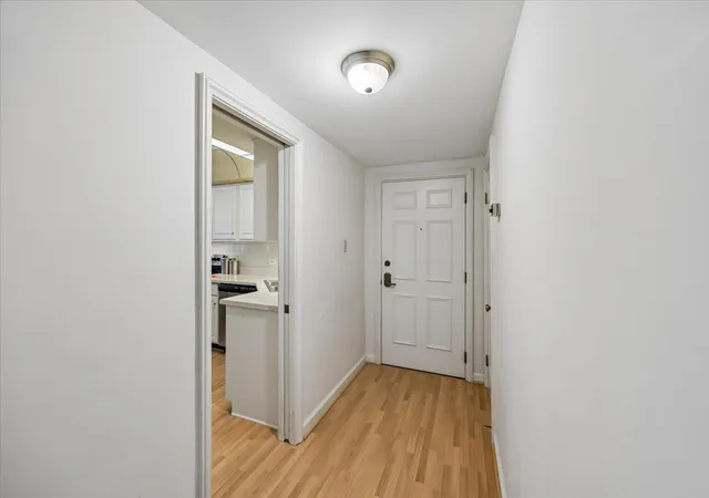 Photo 4 of Condo for sale at 3427 Vollmer Rd #303, Flossmoor, IL 60422 | MLS# 12690006 | Listing updated on 2026-10-02