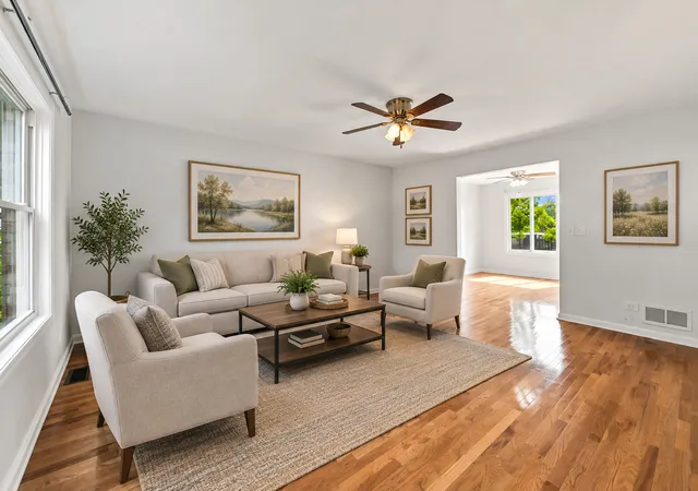 Photo 4 of Single family home for sale at 270 Janes Ave, Bolingbrook, IL 60440 | MLS# 12690009 | Listing updated on 2026-09-17
