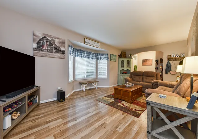 Homes for sale in Elgin, IL | 2077 College Green Dr #2077, Elgin, IL 60123 | MLS# 12690050