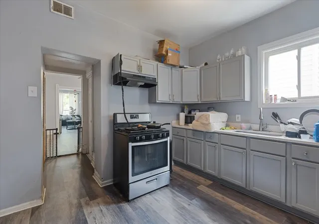 Listing Photo 4 - Condo for sale in building located at 1634 N Sawyer Ave, Chicago, IL 60647