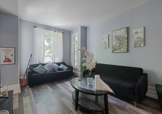 Listing Photo 5 - Condo for sale in building located at 1634 N Sawyer Ave, Chicago, IL 60647
