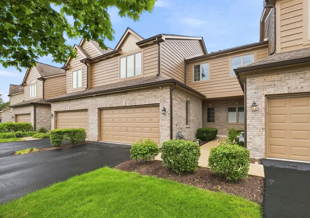 Photo 2 of Townhouse for sale at 150 Santa Fe Ln, Willow Springs, IL 60480 | MLS# 12690074 | Listing updated on 2026-09-17