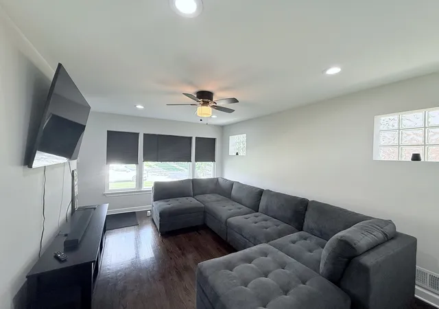 4th image of 12520 S Yale Ave, Chicago, IL 60628 | MLS# 12690085