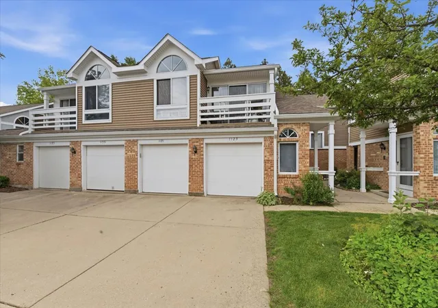 Homes for sale in Buffalo Grove, IL | 1123 Courtland Dr #UNIT, Buffalo Grove, IL 60089 | MLS# 12690089