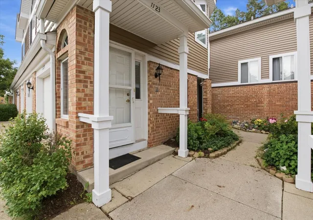 Homes for sale in Buffalo Grove, IL | 1123 Courtland Dr #UNIT, Buffalo Grove, IL 60089 | MLS# 12690089