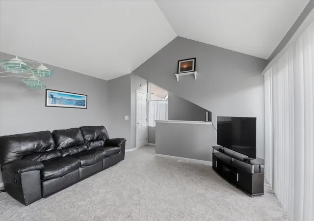 Homes for sale in Buffalo Grove, IL | 1123 Courtland Dr, Buffalo Grove, IL 60089
