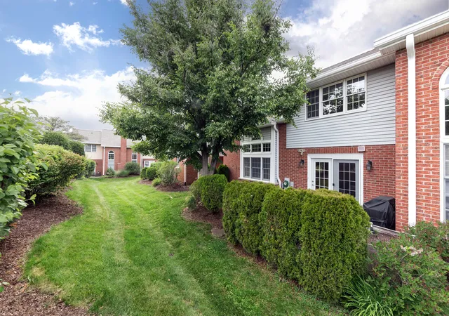 image of 2845 Water Tower Ln, Darien, IL 60561 | MLS# 12690099