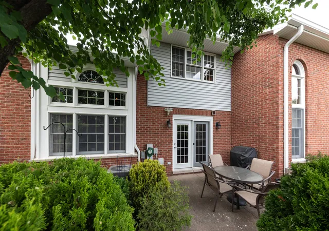 image of 2845 Water Tower Ln, Darien, IL 60561 | MLS# 12690099